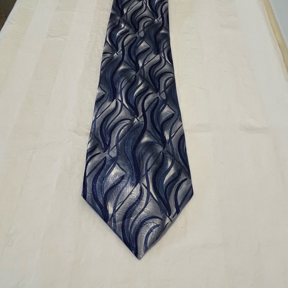 Jerry Garcia Unique Indie Y2K Blue/Silver Men's Tie Artistic Capillaries 34